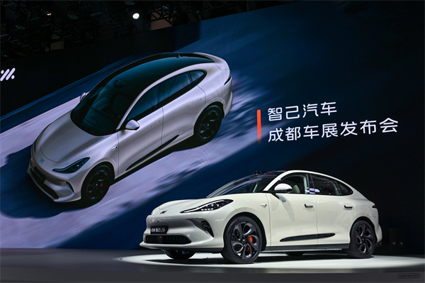 全新智己LS6正式发布，预售权益价22.99万-29.99万元 一款让你开到爽的“超City智能SUV”